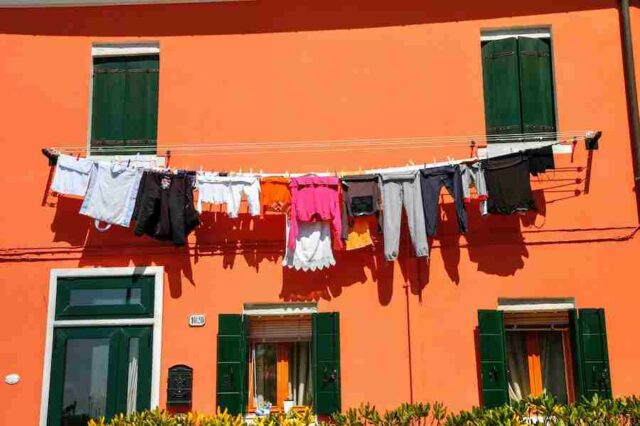 why-do-my-clothes-smell-after-drying-solving-the-mystery-of-musty-clothes